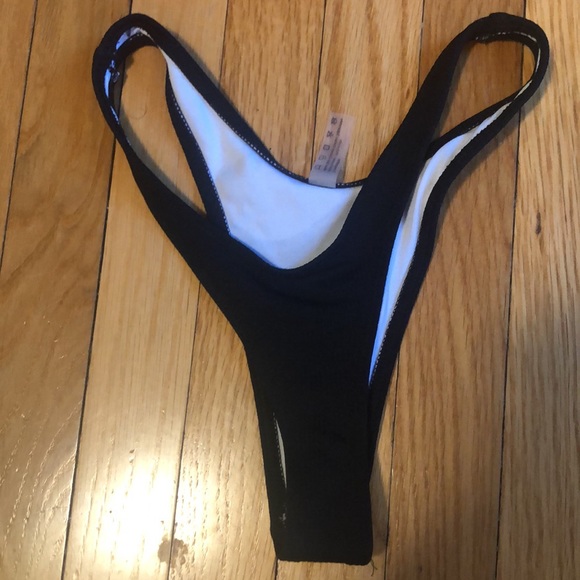 Women’s bikini red top by Meshki and black bottoms by Shein - Picture 3 of 13